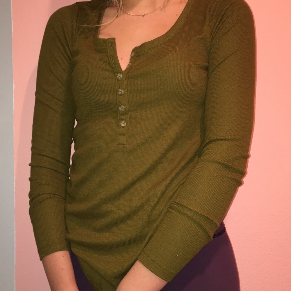 NWOT Old Navy Henley